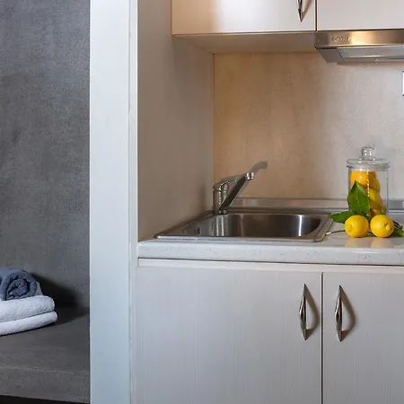 Olea House يميناريا